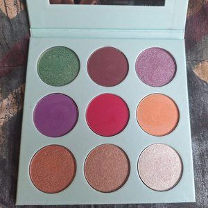 Peachy Queen - Summer Bloom Eyeshadow Palette